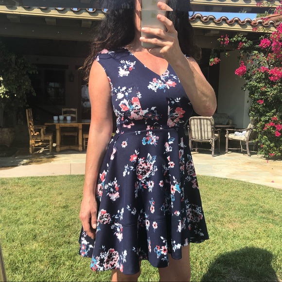 Red Saks Fifth Avenue Dresses & Skirts - SAKS FIFTH AVENUE SKATER DRESS SLEEVELESS M